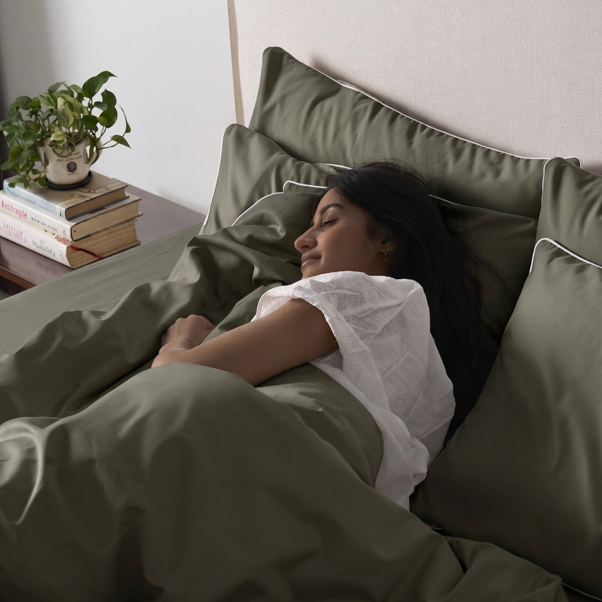Clearance Luxe Sheet Set | 600 Thread Count | Flat Queen | Piping Olive