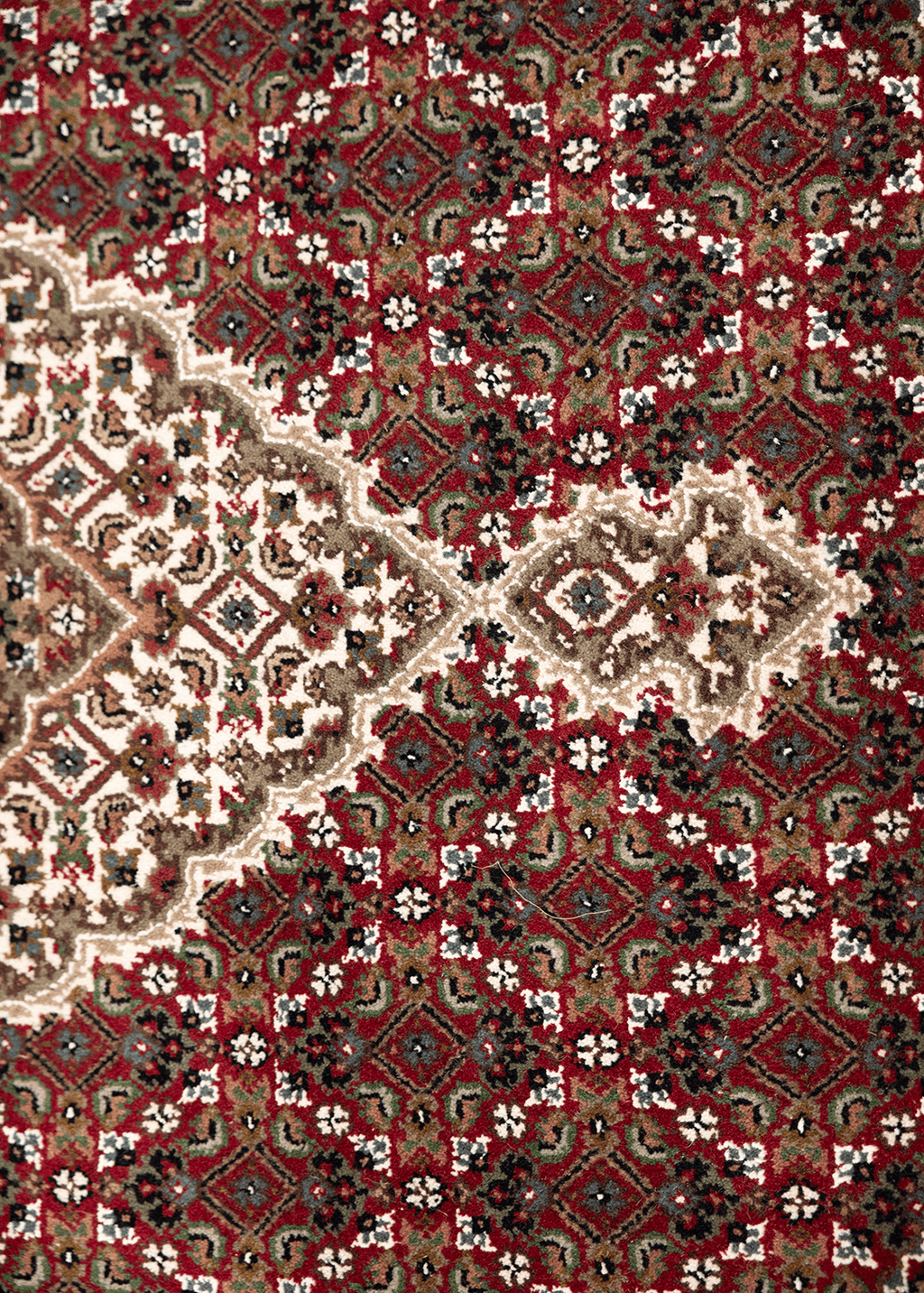 Round Kashan — Venjara Carpets