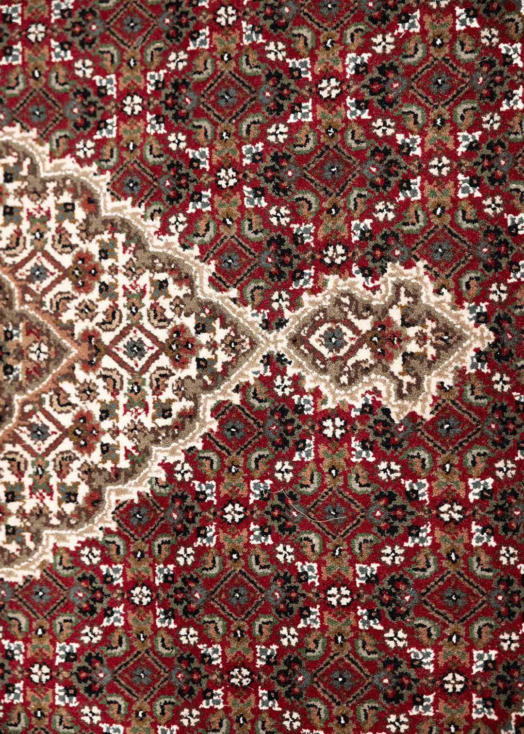 Round Kashan — Venjara Carpets