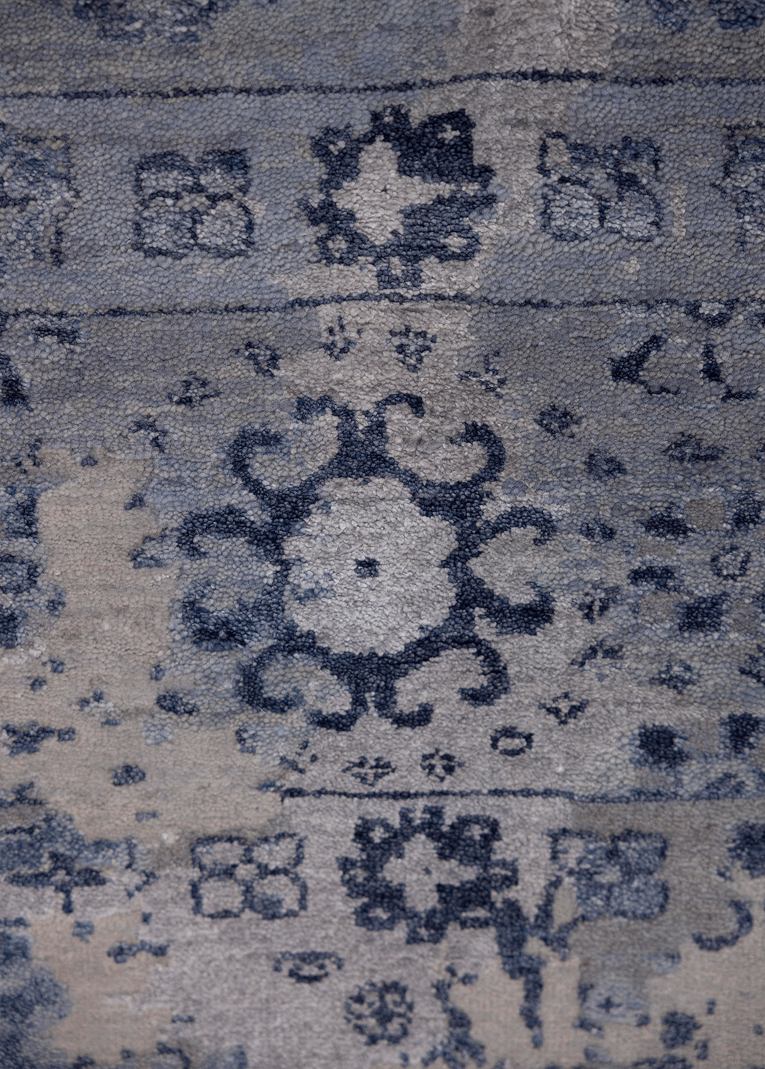 Erased Frame — Venjara Carpets