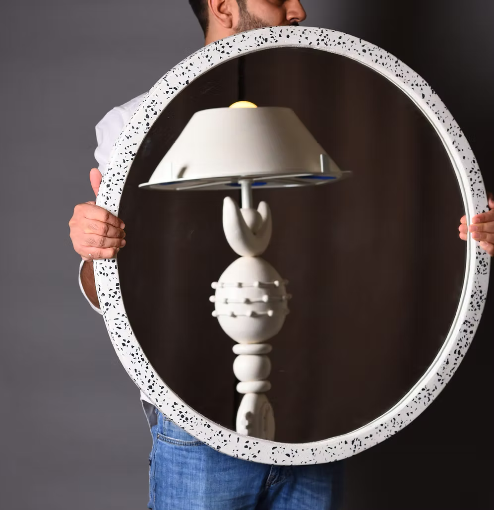 Mono Mirror