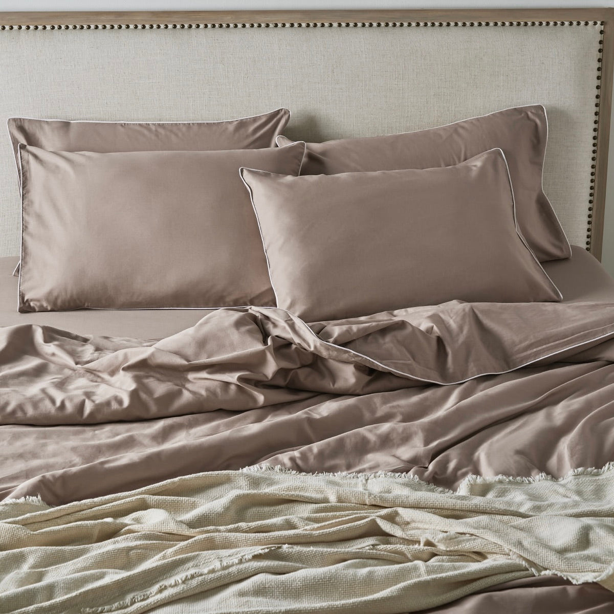 Piping Luxe Pillowcase Pair | 600 Thread Count | Standard | Espresso