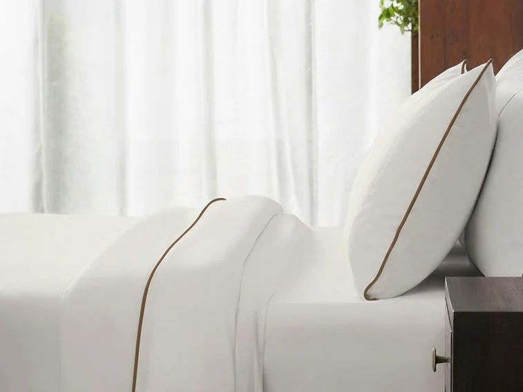 Piping Luxe Duvet Cover Set | 600 Thread Count - White with Beige Piping
